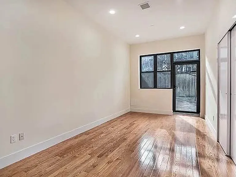 318 E 117th St #GARDEN — Photo 3