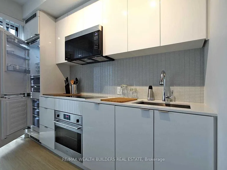 7 Grenville St #1108 — Photo 12