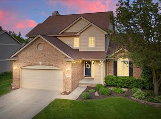 5602 Adderstone Dr, Clarkston, MI