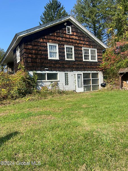 2nd image of 134 Hilton Road