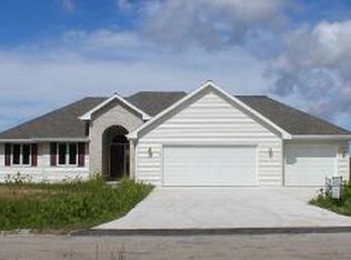 2131 Dollar Ln, De Pere, WI 54115
