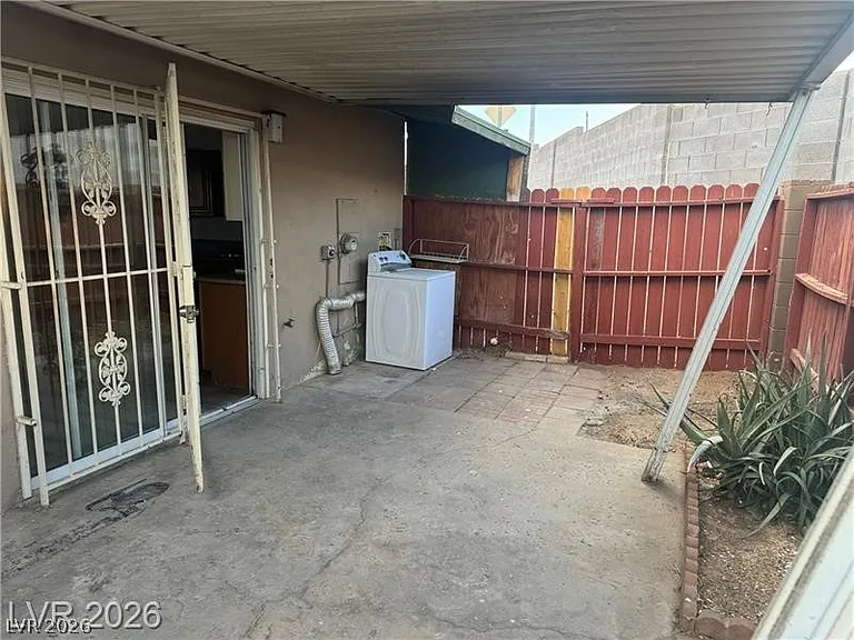 119 E Van Wagenen St — Photo 17