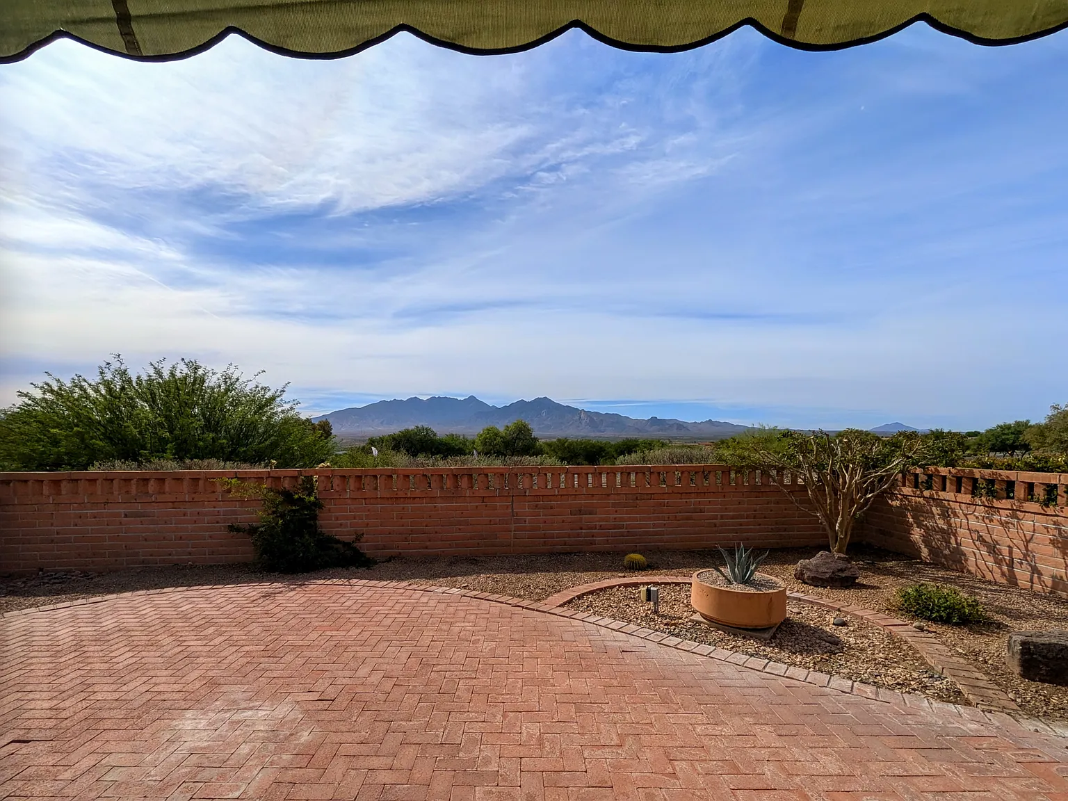 3 bed, 2.0 bath, 1722 sqft, $1,950 — Photo 3