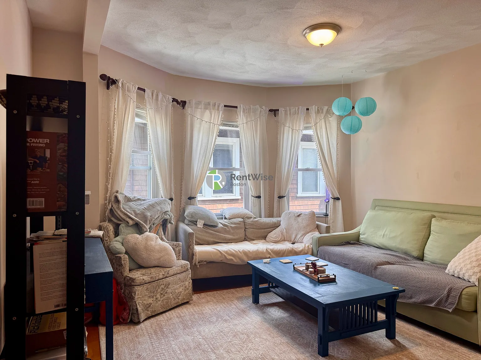 6 bed, 2.0 bath, $8,400 — Photo 2