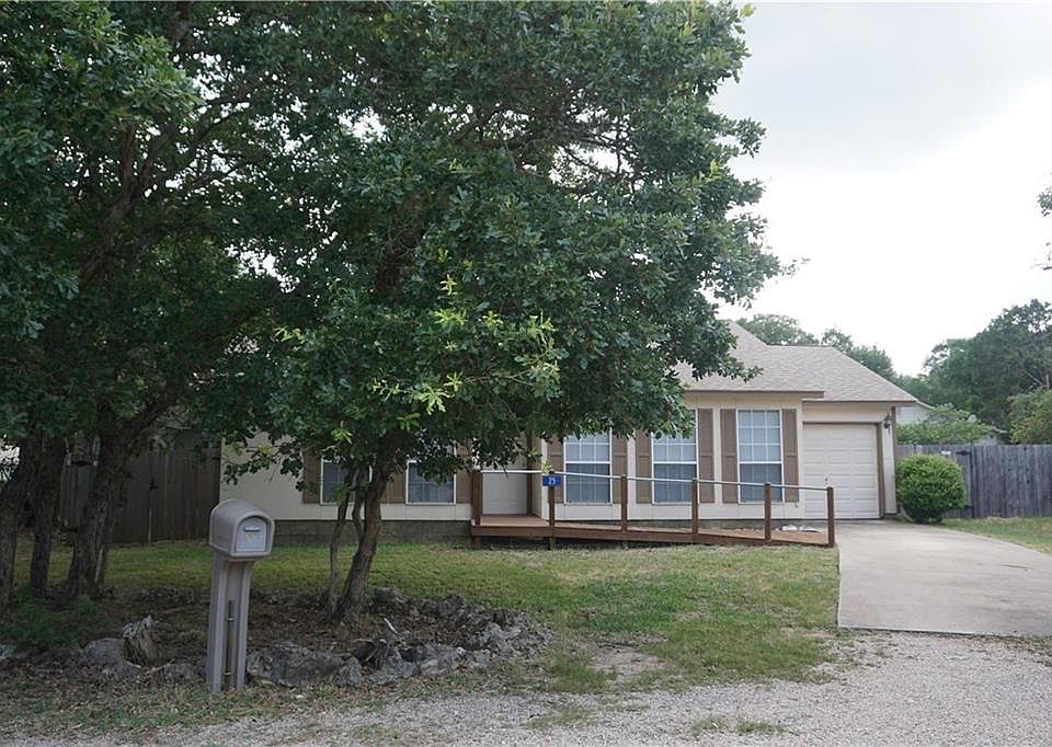 1st image of 25 Shady Bluff Ct
