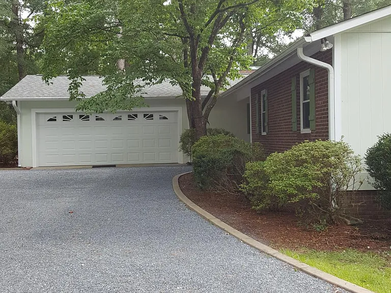 1221 Bethesda Rd — Photo 37
