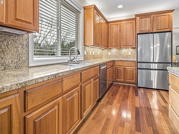 5th image of 1627 NW 35th Cir