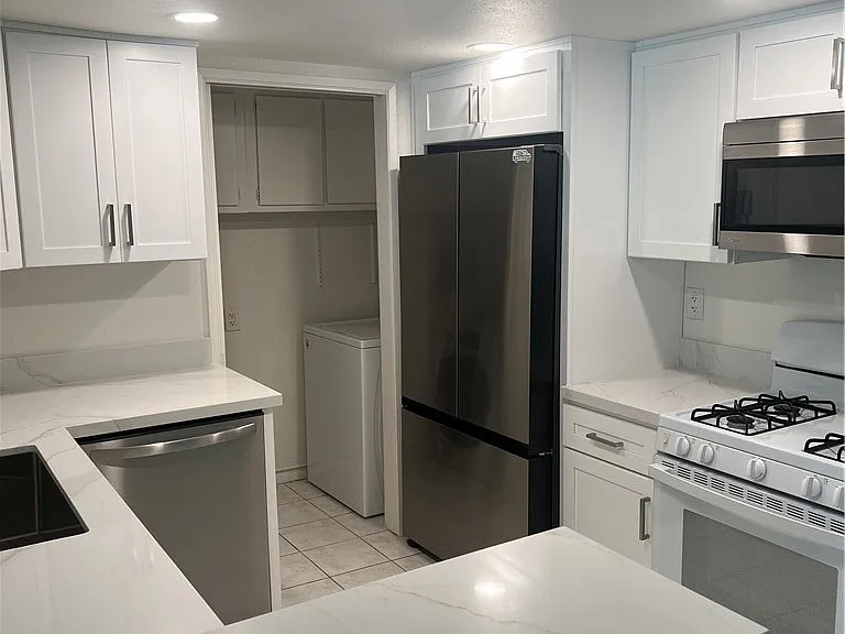 234 E Fern Ave #106 — Photo 9