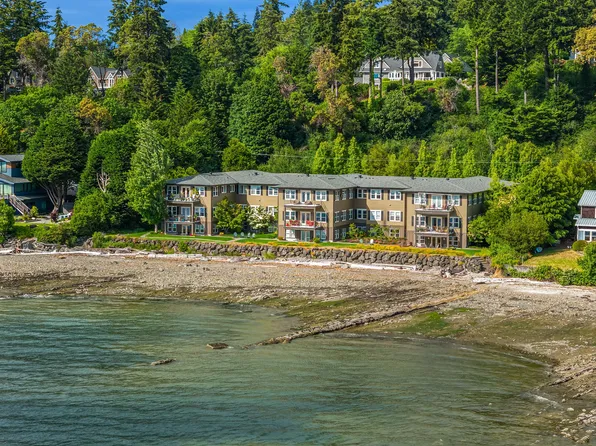 9551 NE South Beach Dr, Bainbridge Island, WA 98110