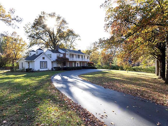 3rd image of 22 Westwood Country Clb