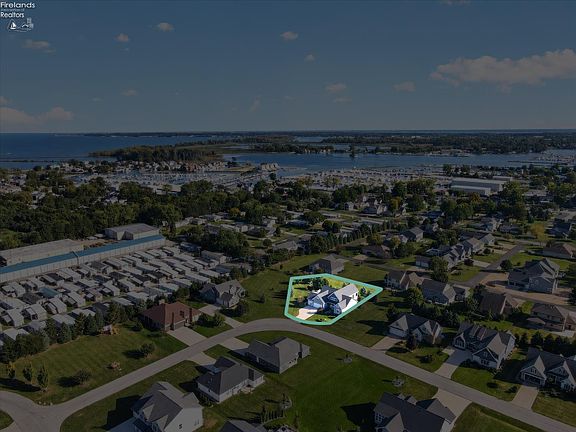 3rd image of 5211 E Bay Pointe Cir