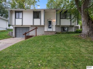 3405 Castile Dr, Bellevue, NE 68123