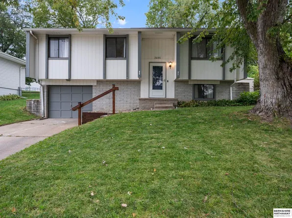 3405 Castile Dr, Bellevue, NE 68123