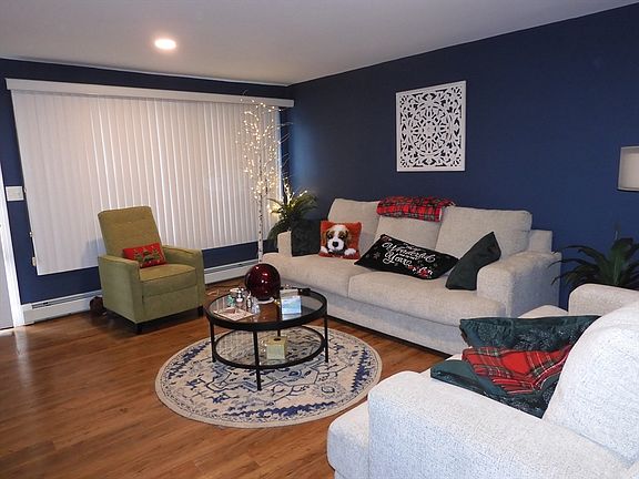 5th image of 945 Riverside Dr APT 5B