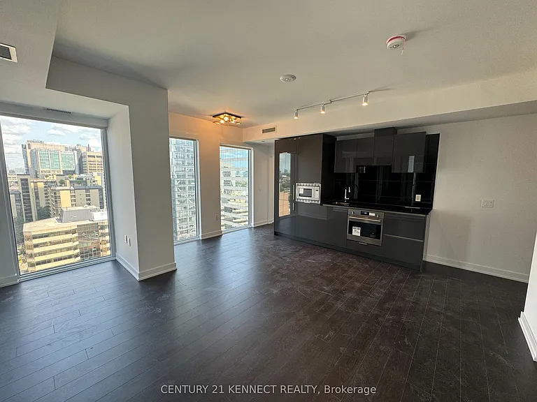 238 Simcoe St #1609 — Photo 9