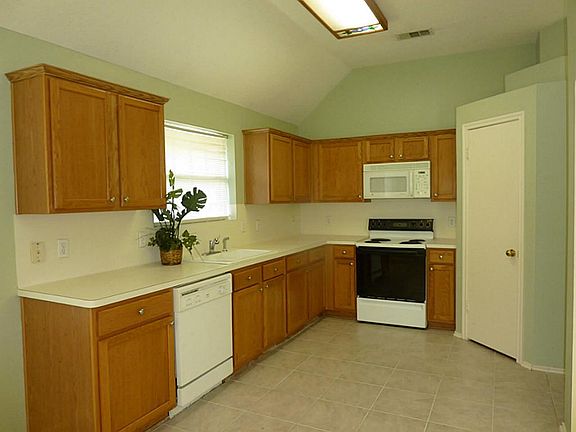 Chefs delight! Lots of counter and cabinet space plus a walk-in pantry!