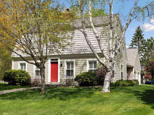 12893 Floral Ave, Apple Valley, MN 55124