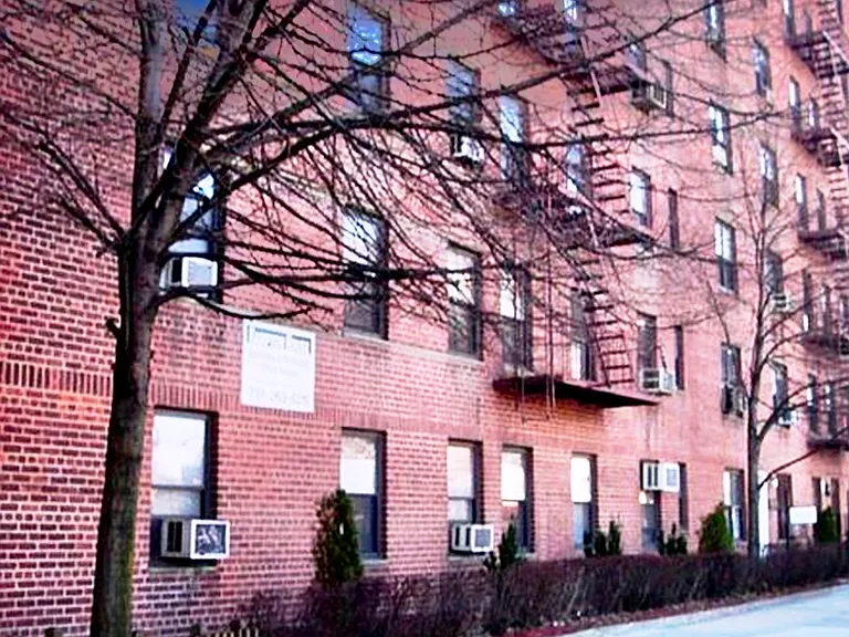 93-24 Queens Blvd — Photo 1