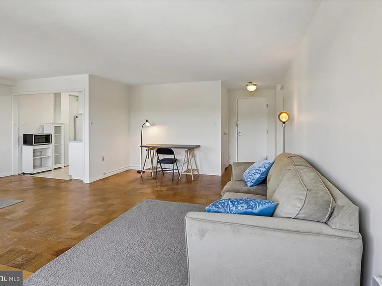 10201 Grosvenor Pl #1226 — Photo 7