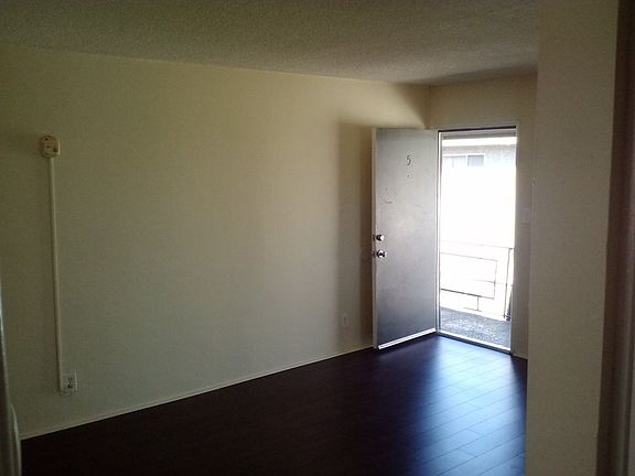 3rd image of 1425 W 225th St APT 5