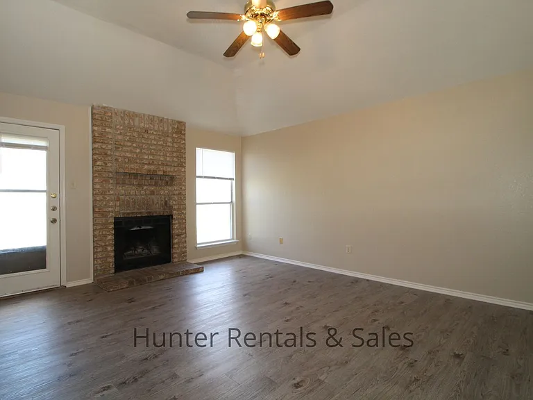 3801 Winchester Dr — Photo 6