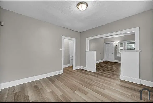 2907 E 117th St #UPPER — Photo 17