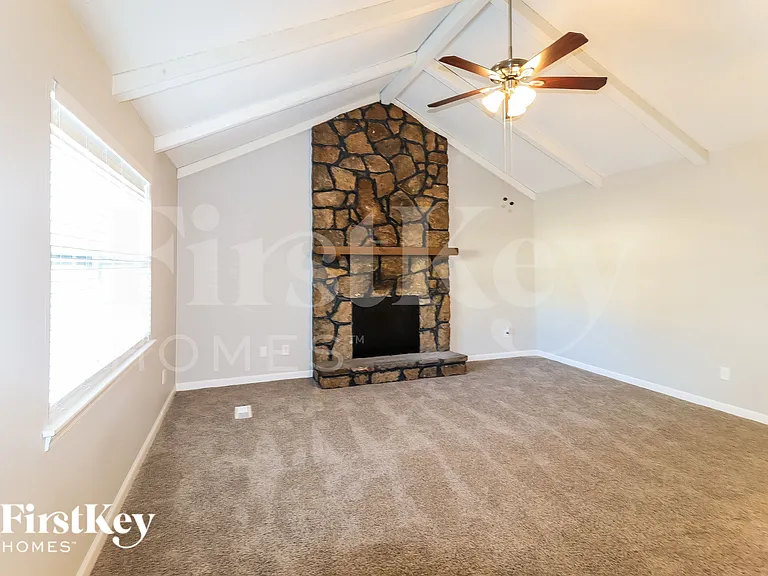 601 Carson Crest Cir — Photo 5