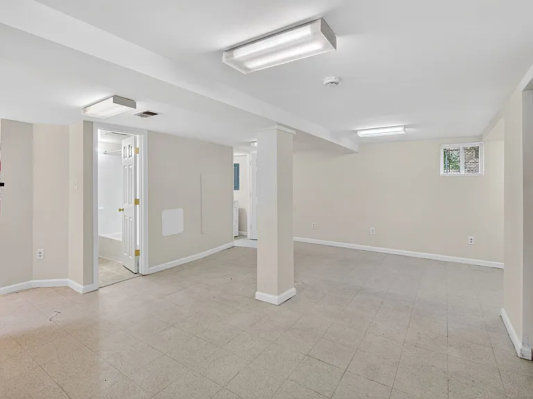3046 Monroe St NE — Photo 20