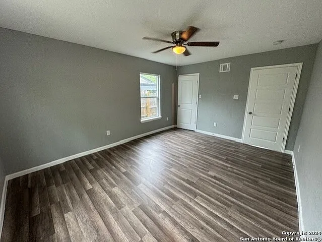 1023 Crystal — Photo 13