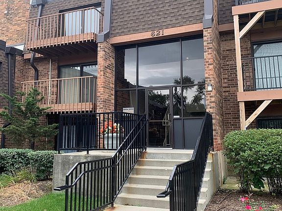 3rd image of 621 Tralee Ct APT 3A