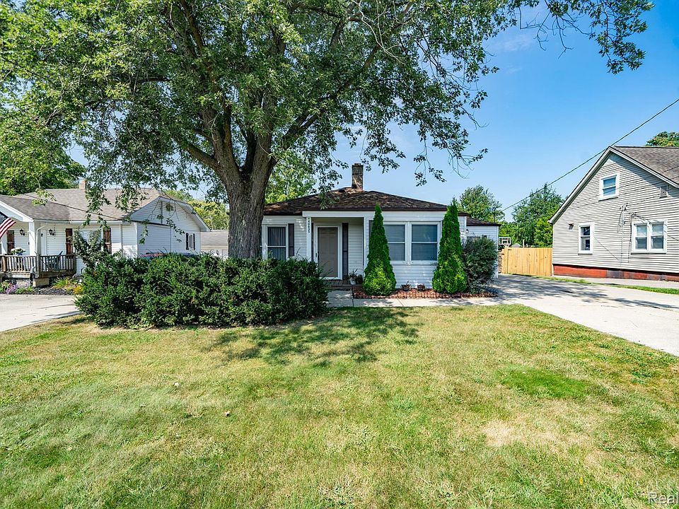 1st image of 40635 Moravian Dr