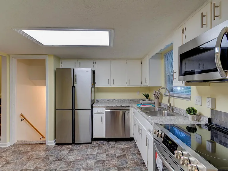 3321 Eastwind Ct — Photo 18