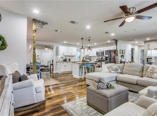 605 S 3rd St, Grandview, TX 76050