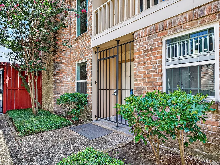 5524 Beverlyhill St #2 — Photo 5