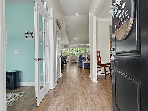 3rd image of 1108 Harbison Circle