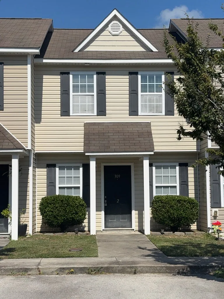 2 bed, 2.5 bath, 1008 sqft, $1,200 — Photo 1