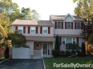 8 Roxy Ave, Edison, NJ 08820