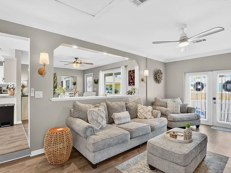 425 Via Valencia Ct — Photo 41