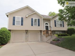 501 NE Hans Dr, Blue Springs, MO 64014