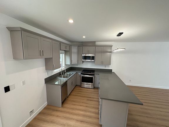 2nd image of 11277 Chivers Ave