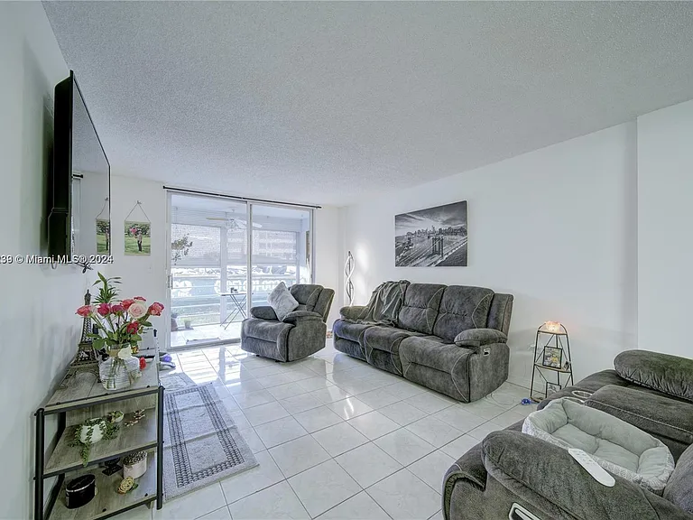 14140 SW 84th St #101-H — Photo 6