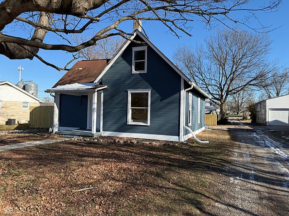 3rd image of 539 S Sycamore St