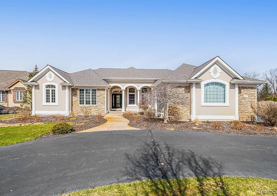 6075 Brookstone Ln Grand Blanc MI 48439 Zillow