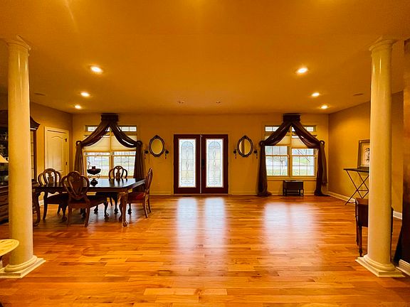 5th image of 333 S Oak Ln