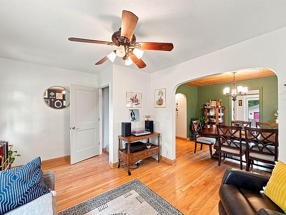 5th image of 3620 Everett St