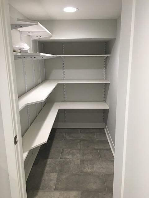 Walk-in Pantry