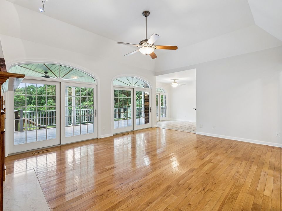 19th image of 4024 Williamsport Pike