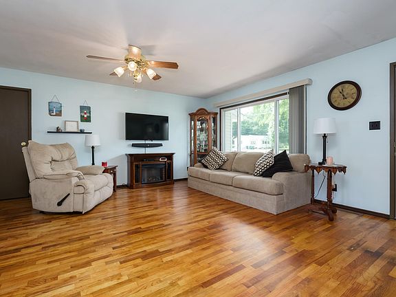 4th image of 129 Peachtree Dr