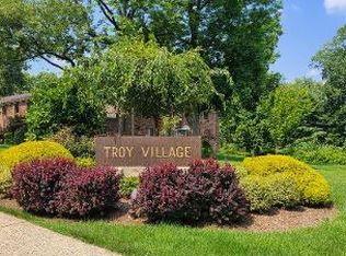 55D Troy Dr APT D, Springfield, NJ 07081