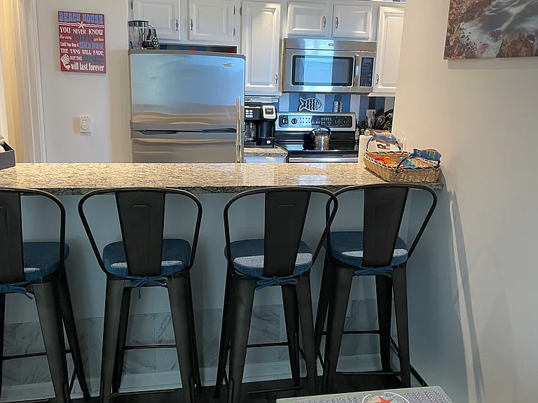 Breakfast nook/bar